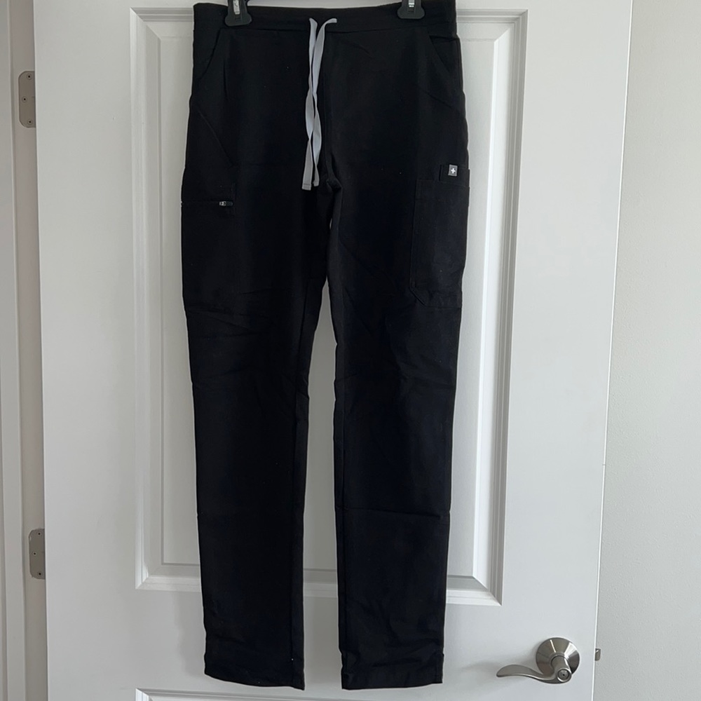 FIGS YOLA SIZE SMALL TALL